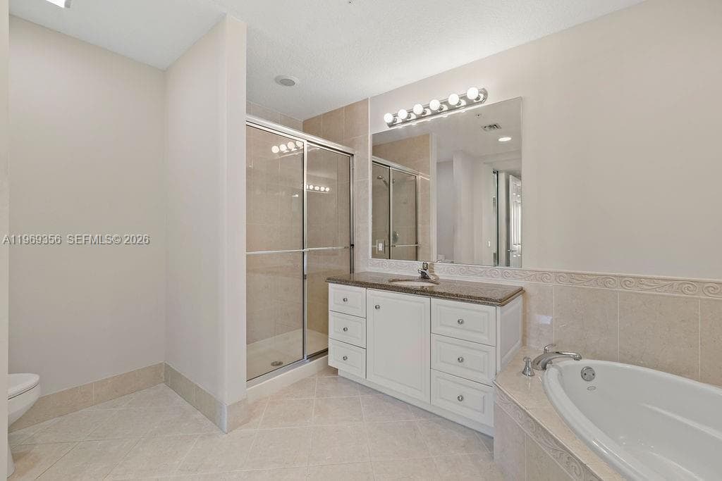 17 Harbour Isle Dr W 103 photo 12