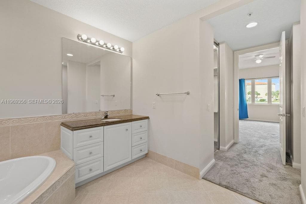 17 Harbour Isle Dr W 103 photo 10