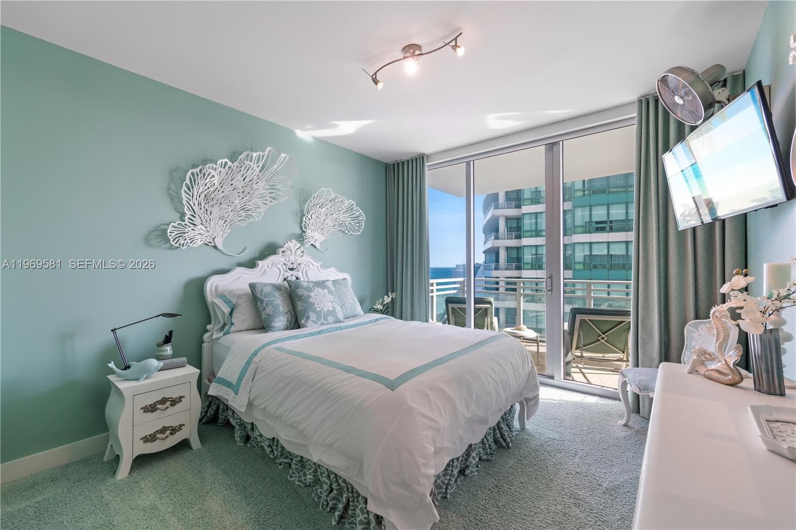 3535 Ocean drive 1405 photo 22
