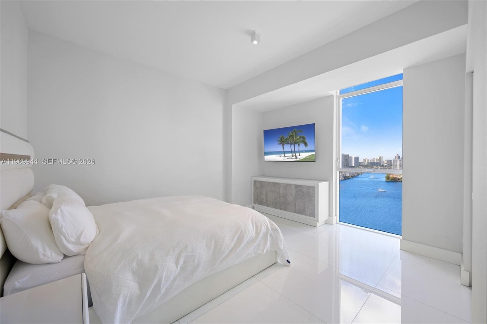 400 Sunny Isles Blvd 2004 photo 12