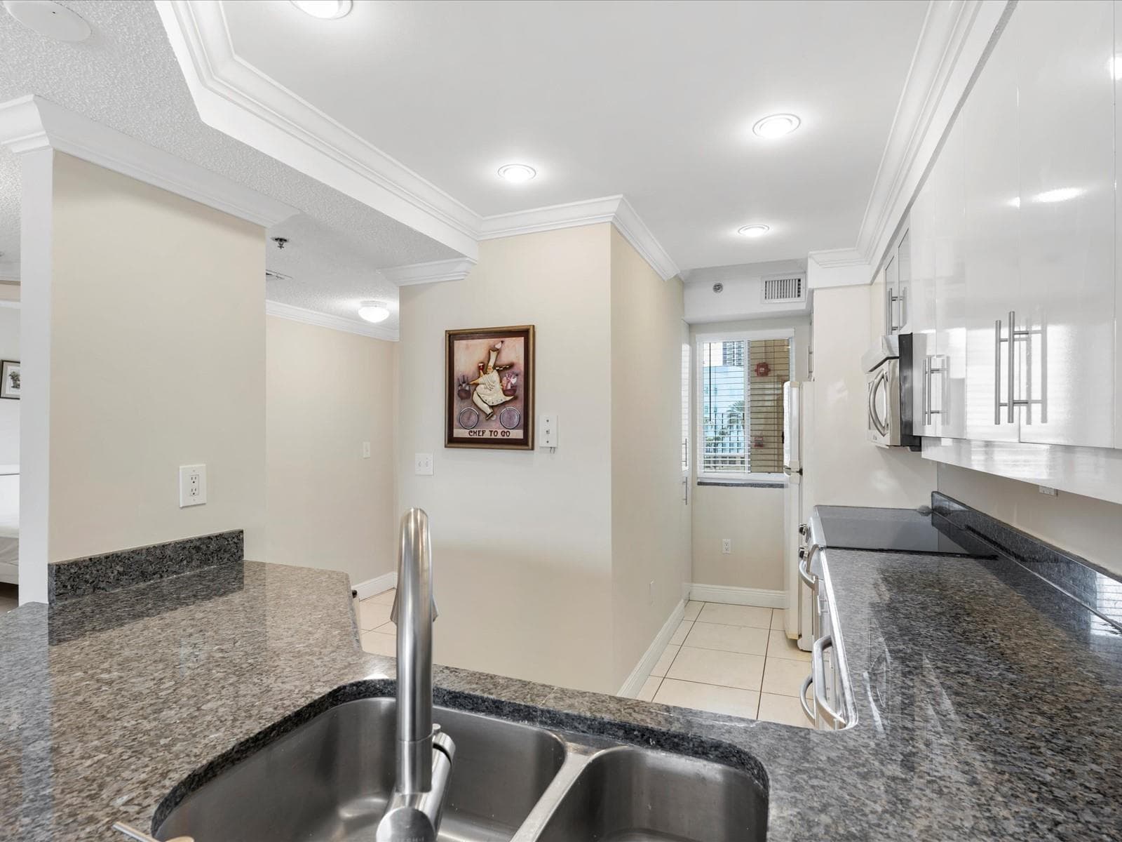 18260 N Bay Road 304 photo 6
