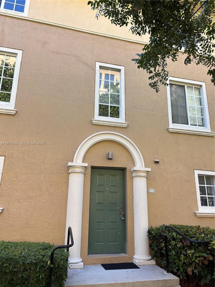 2981 185th St 1802 photo 2