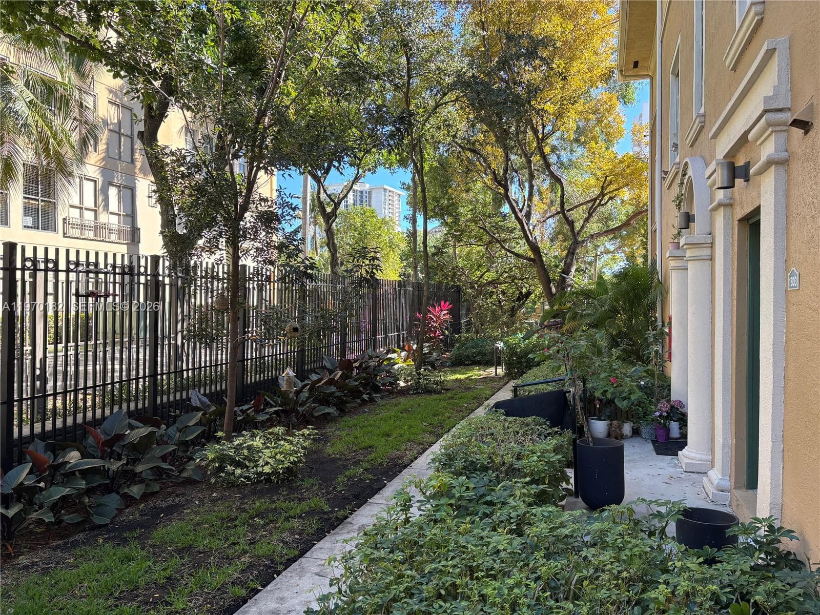 2981 185th St 1802 photo 1