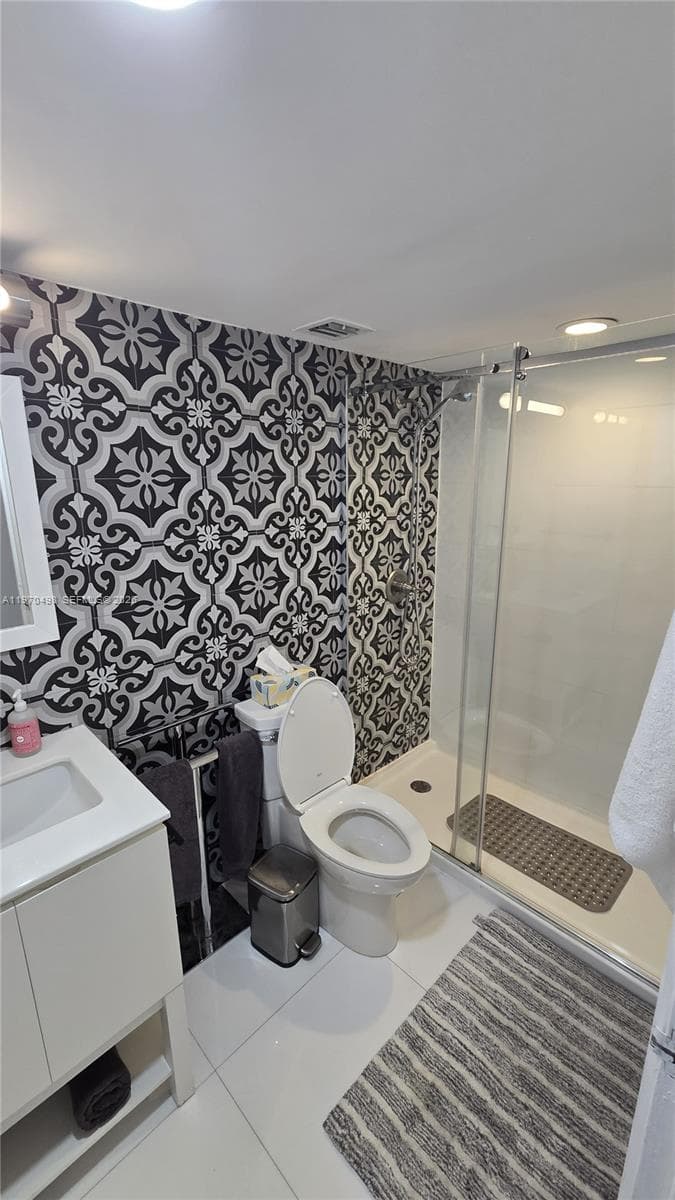 9195 Collins Ave 406 photo 6