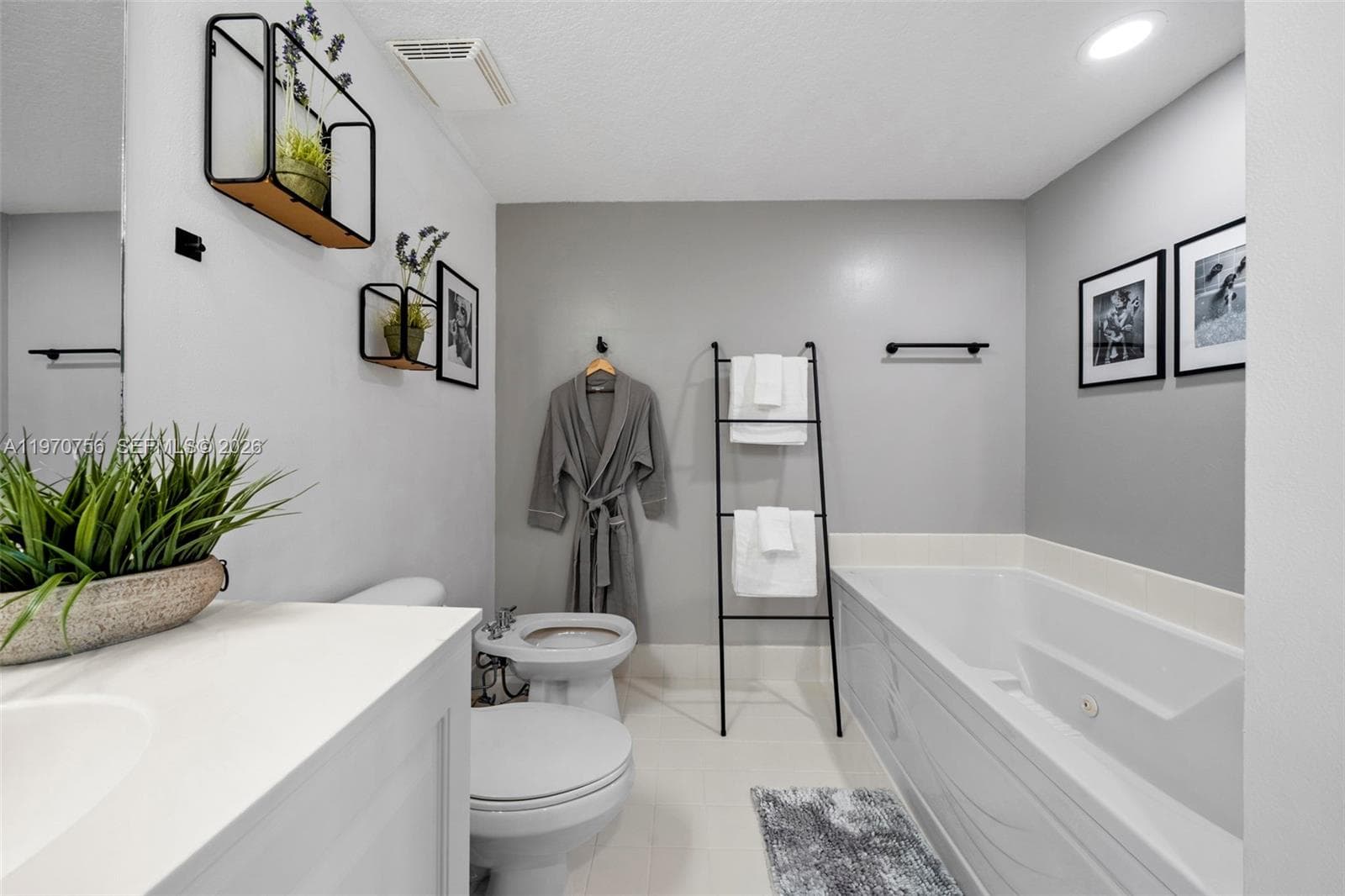 18100 N Bay Rd 308 photo 6