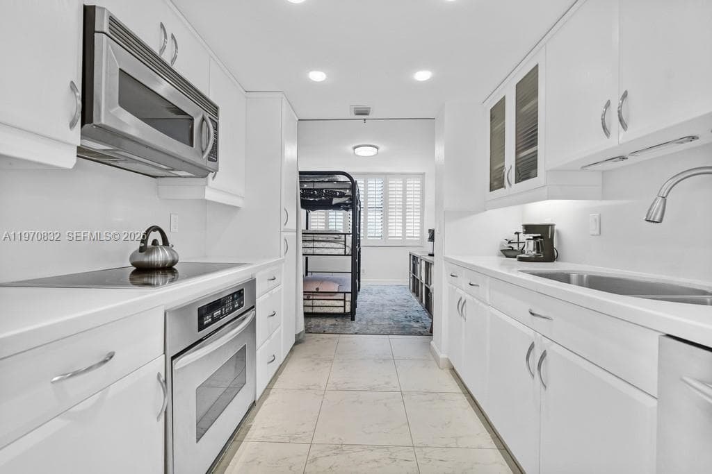 2301 Ocean 201 photo 10