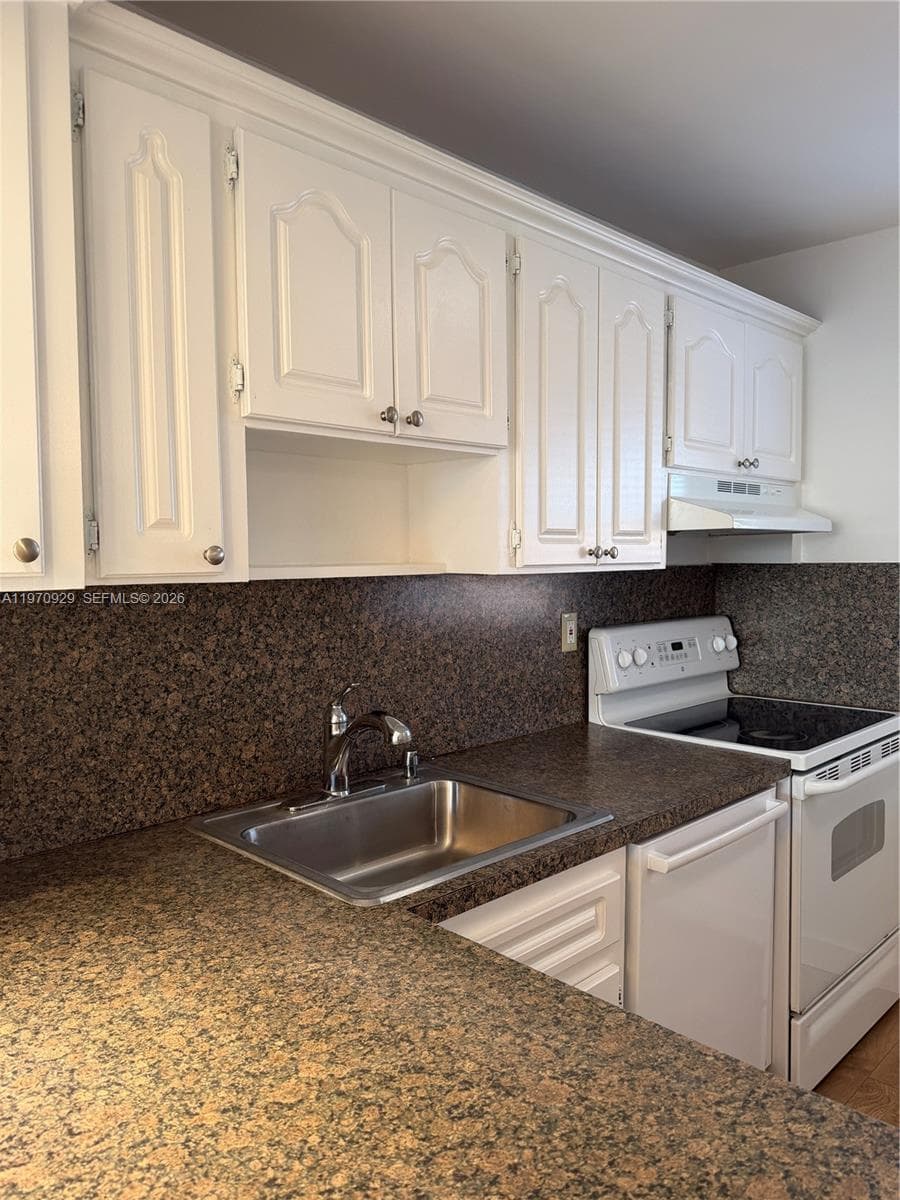 7900 Tatum Waterway Dr 506 photo 17