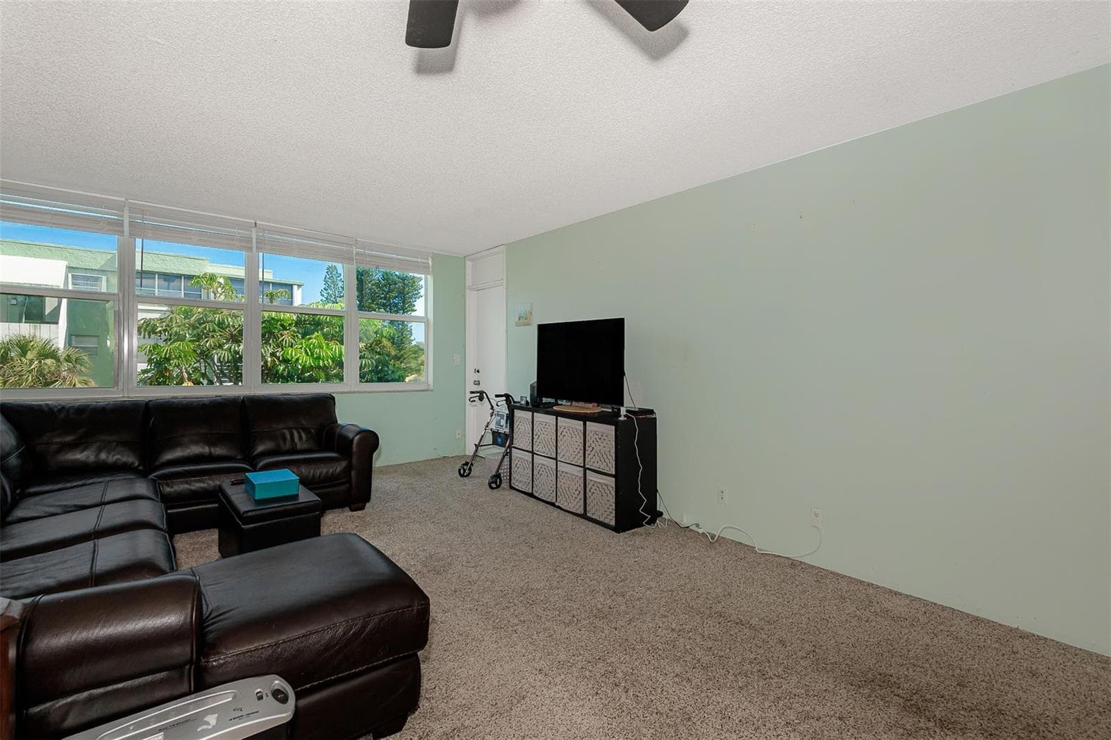 2751 Taft Street 305 photo 4