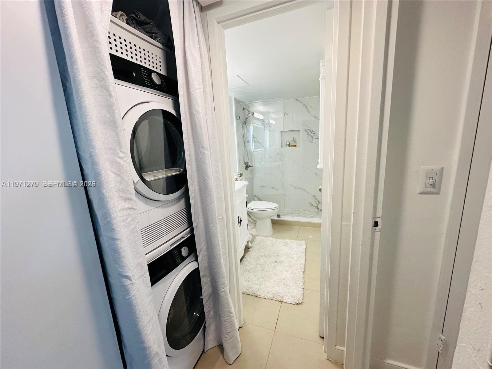 301 Golden Isles Dr (Avail MAY,1) 114 photo 6