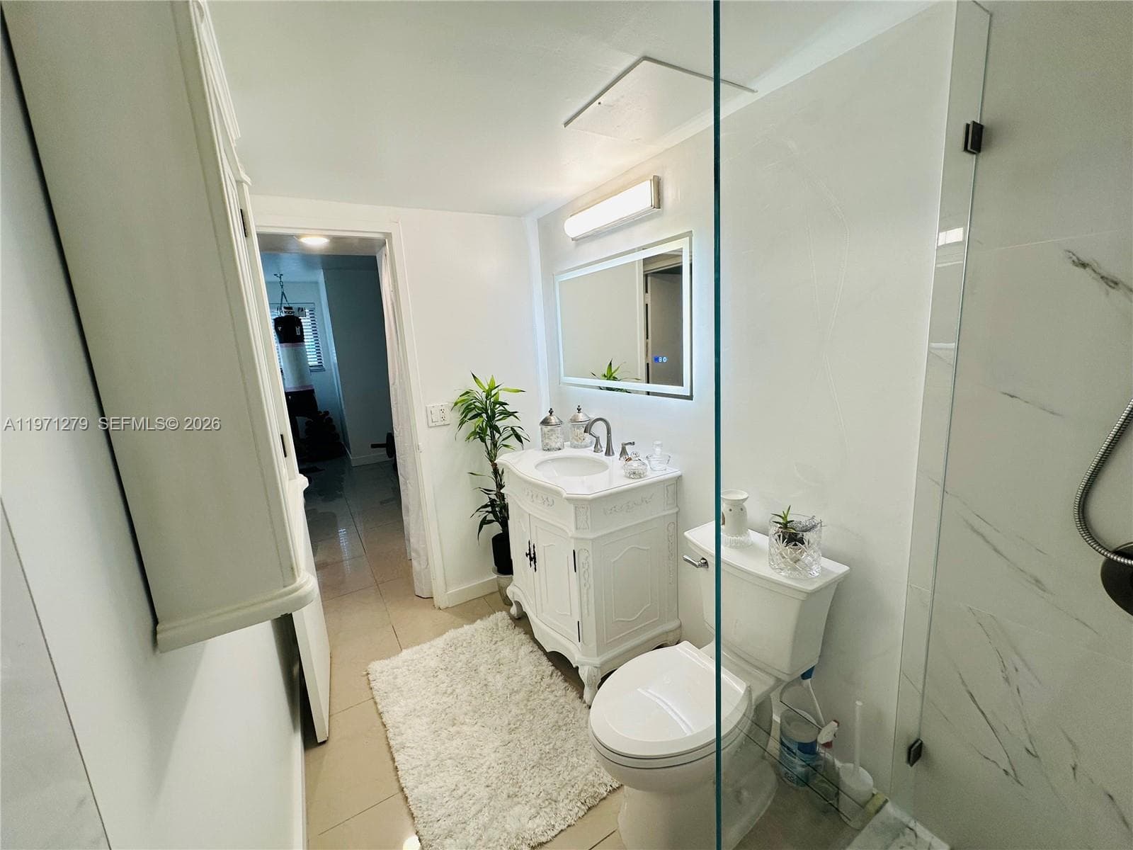 301 Golden Isles Dr (Avail MAY,1) 114 photo 12