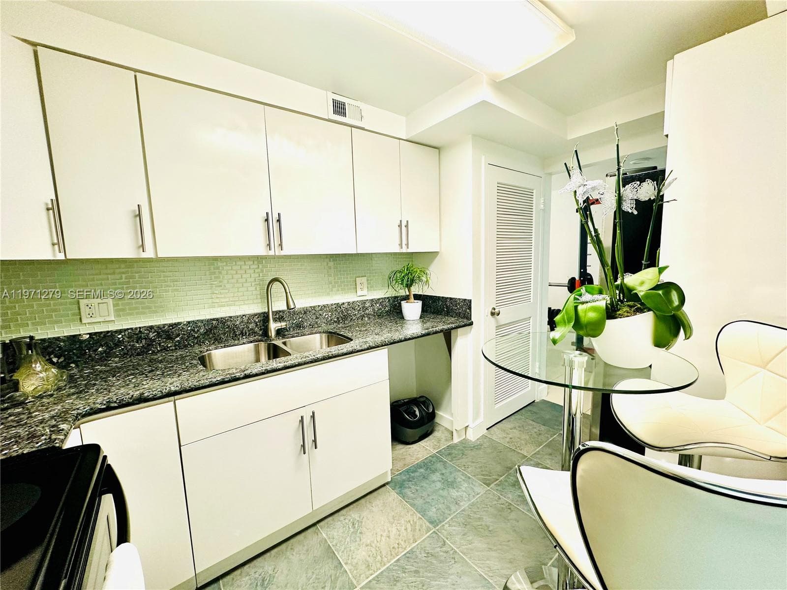 301 Golden Isles Dr (Avail MAY,1) 114 photo 10