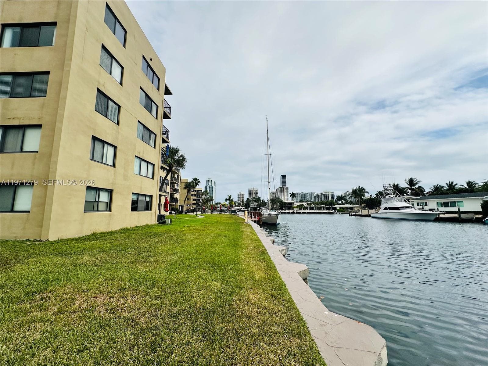 301 Golden Isles Dr (Avail MAY,1) 114 photo 25
