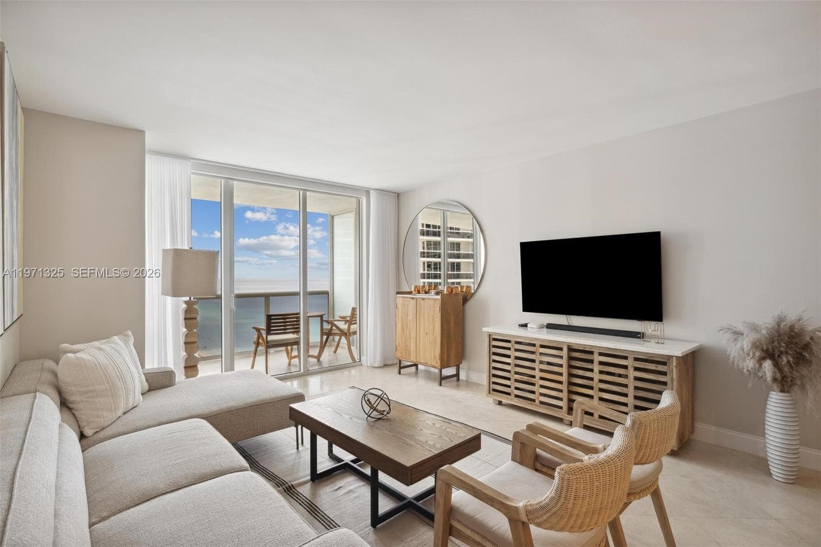 1830 S OCEAN DR 2811 photo 4