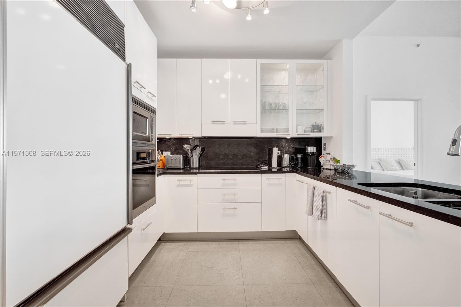 6799 Collins Ave 201 photo 4