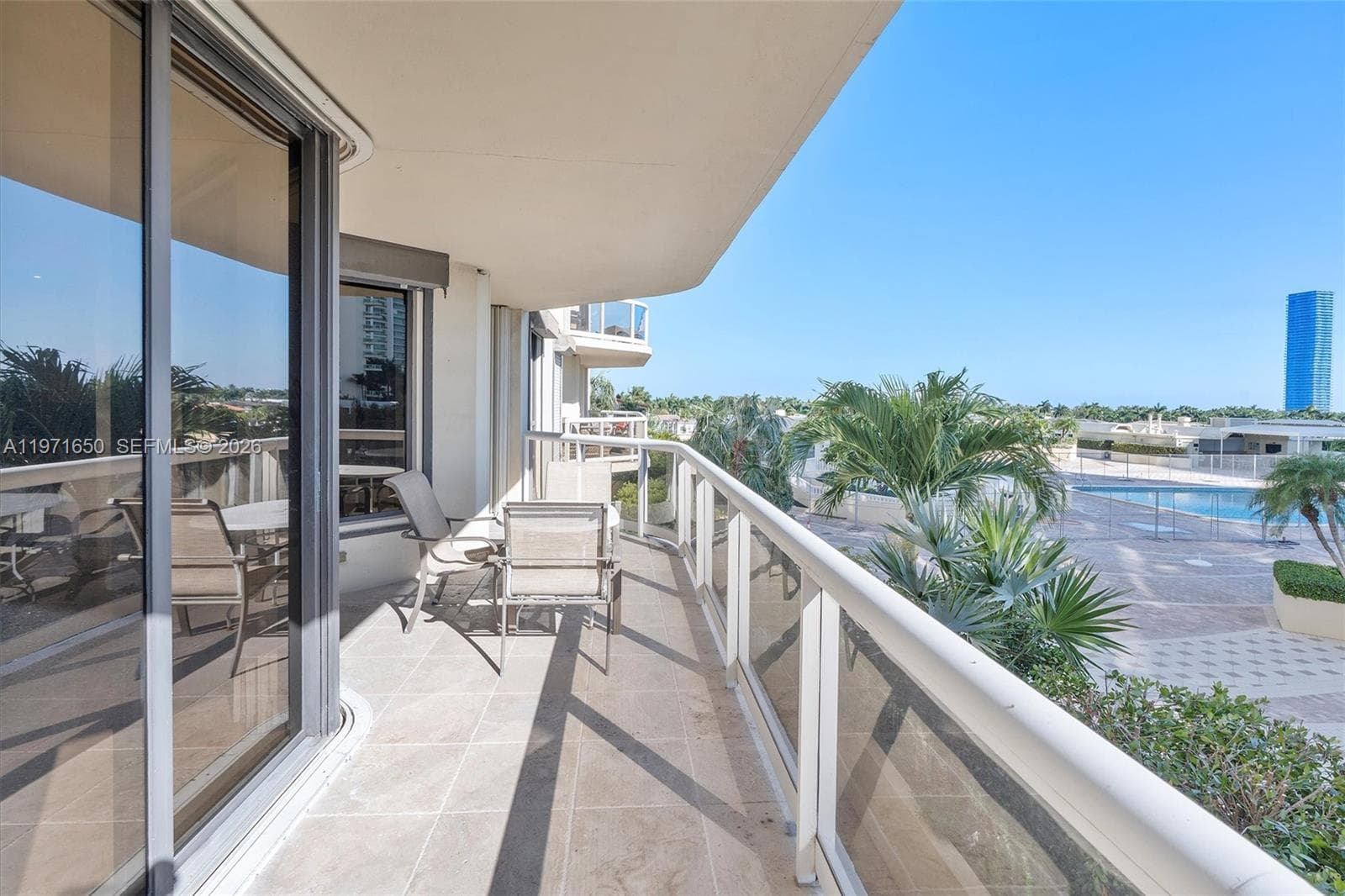 20191 E Country Club Dr 510 photo 23