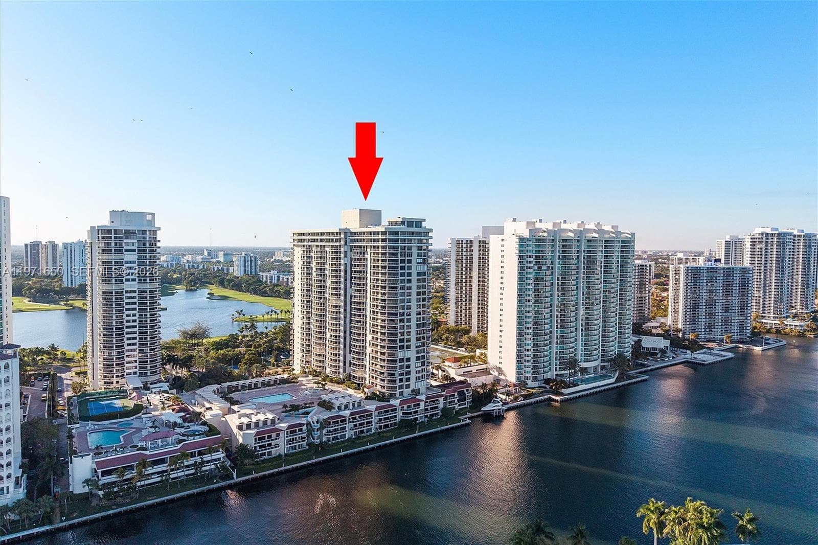 20191 E Country Club Dr 510 photo 1
