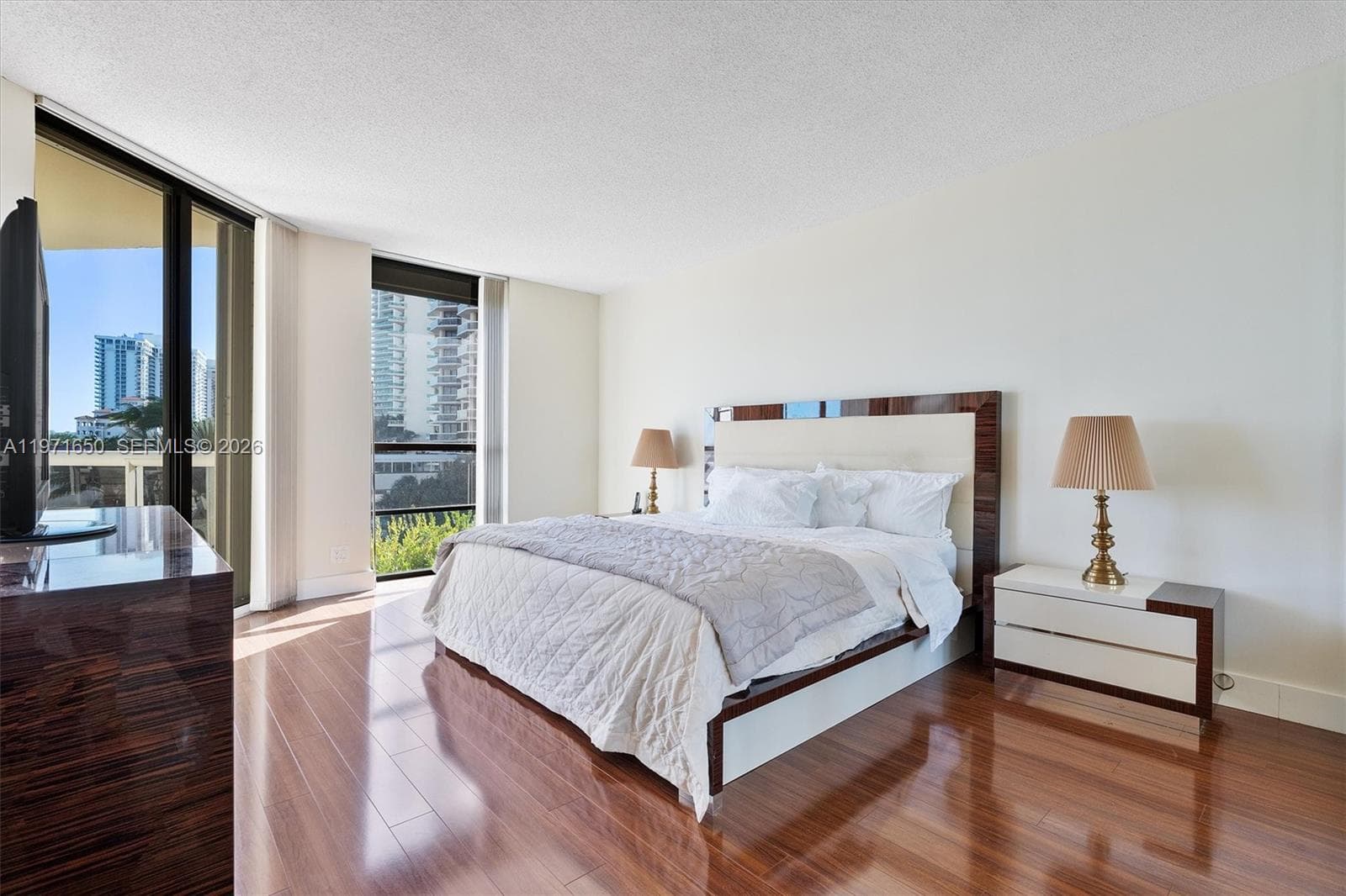 20191 E Country Club Dr 510 photo 11