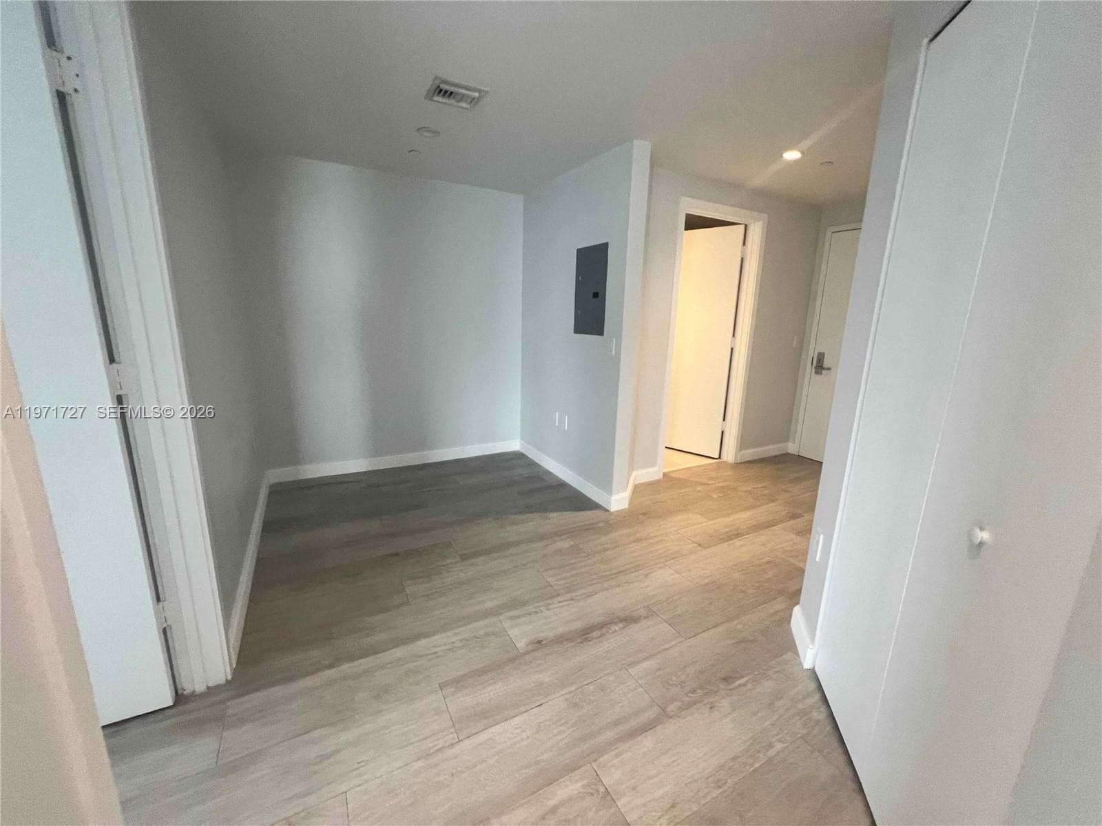 45 SW 9th St 3703 photo 19