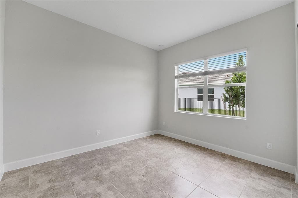 5223 Liberty Lane photo 12