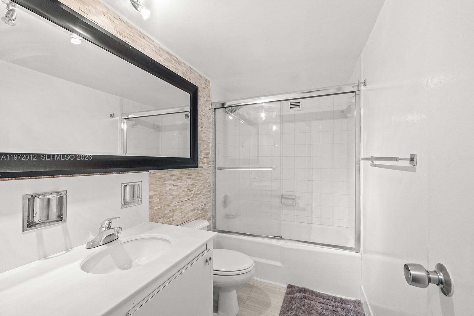 5161 Collins Ave 910 photo 10