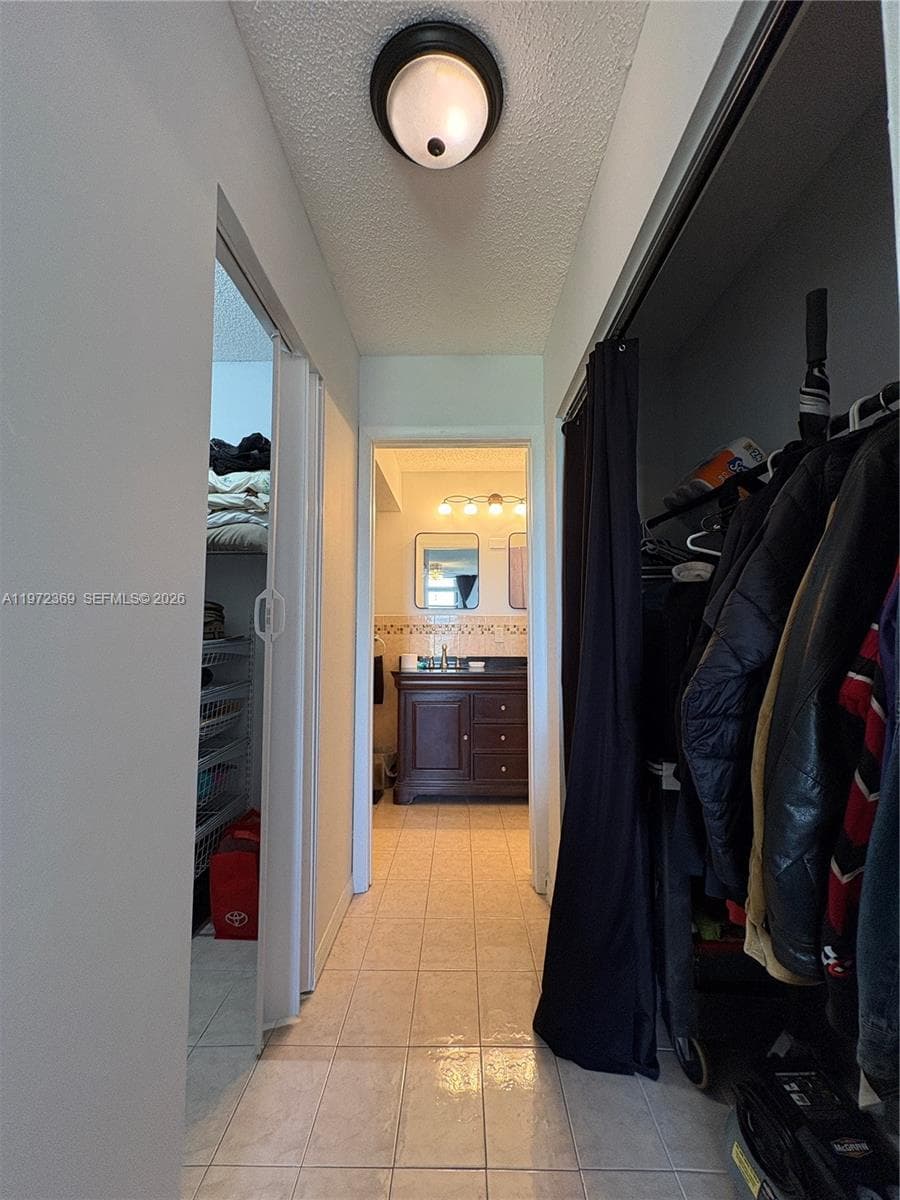 3500 NE 135 502 photo 18