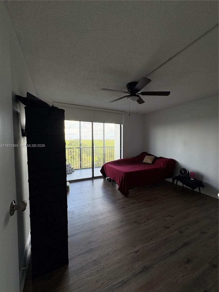 3500 NE 135 502 photo 21