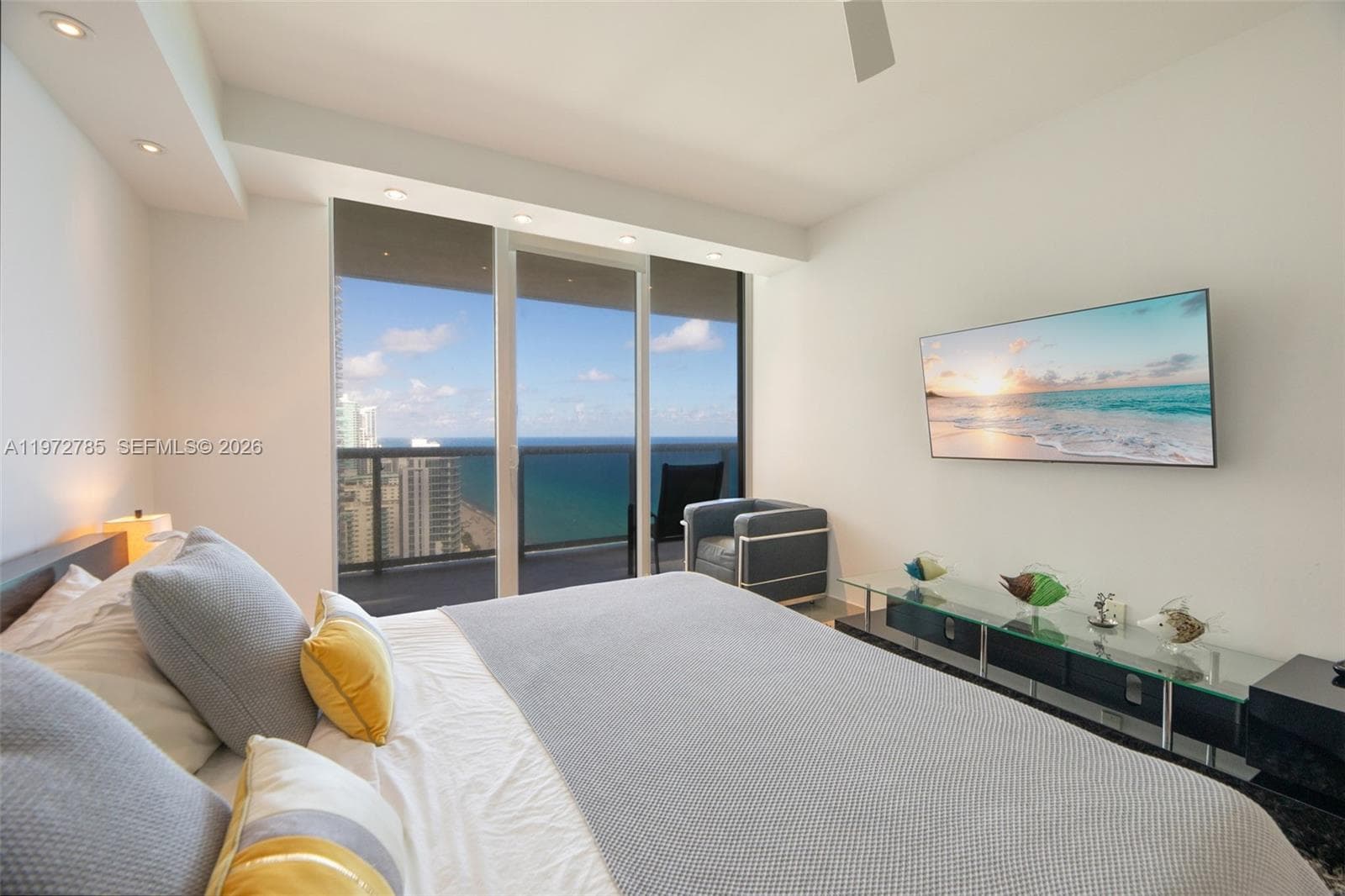 1830 Ocean Dr 3011 photo 17