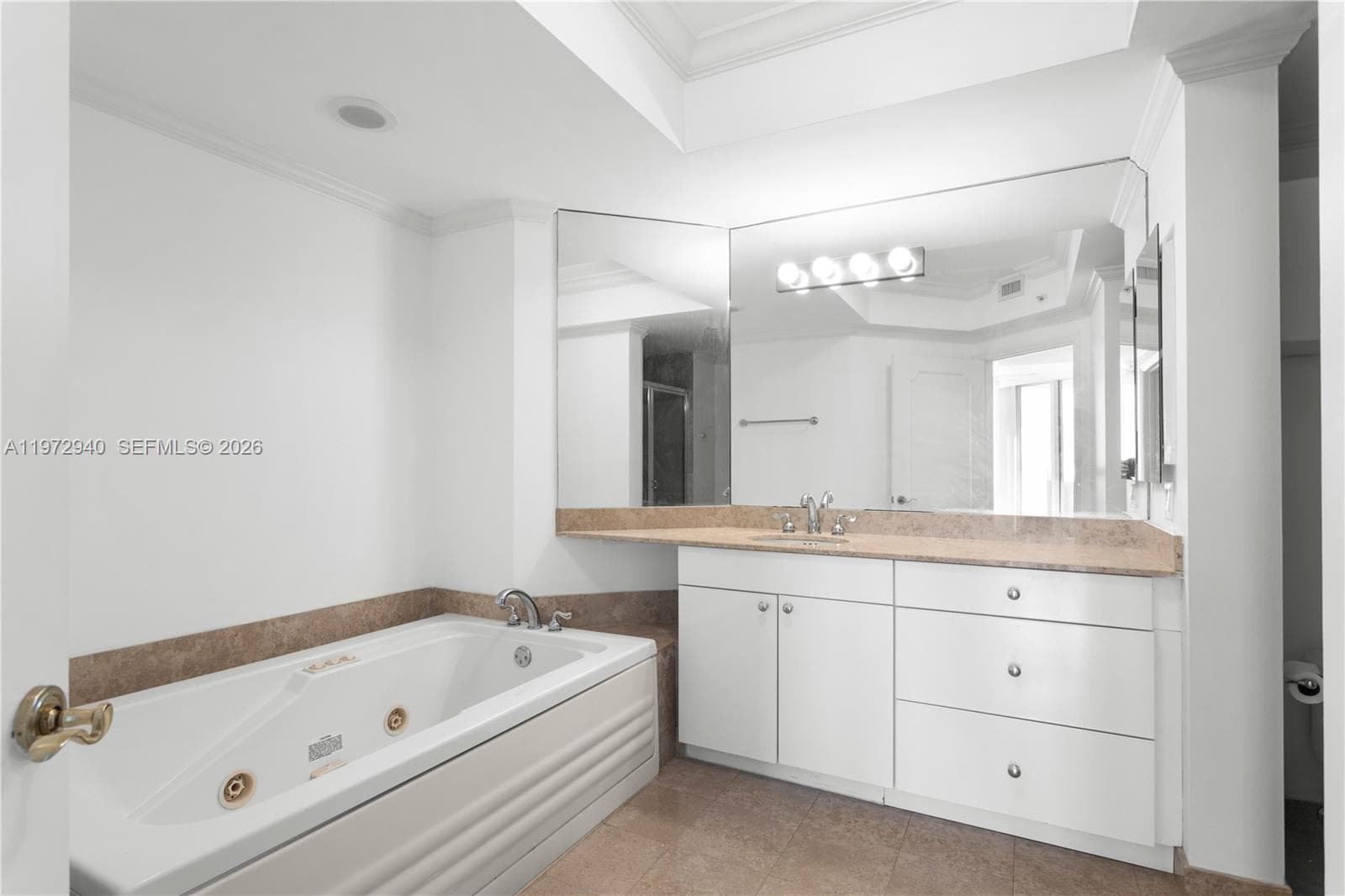 4775 Collins Ave 1006 photo 5
