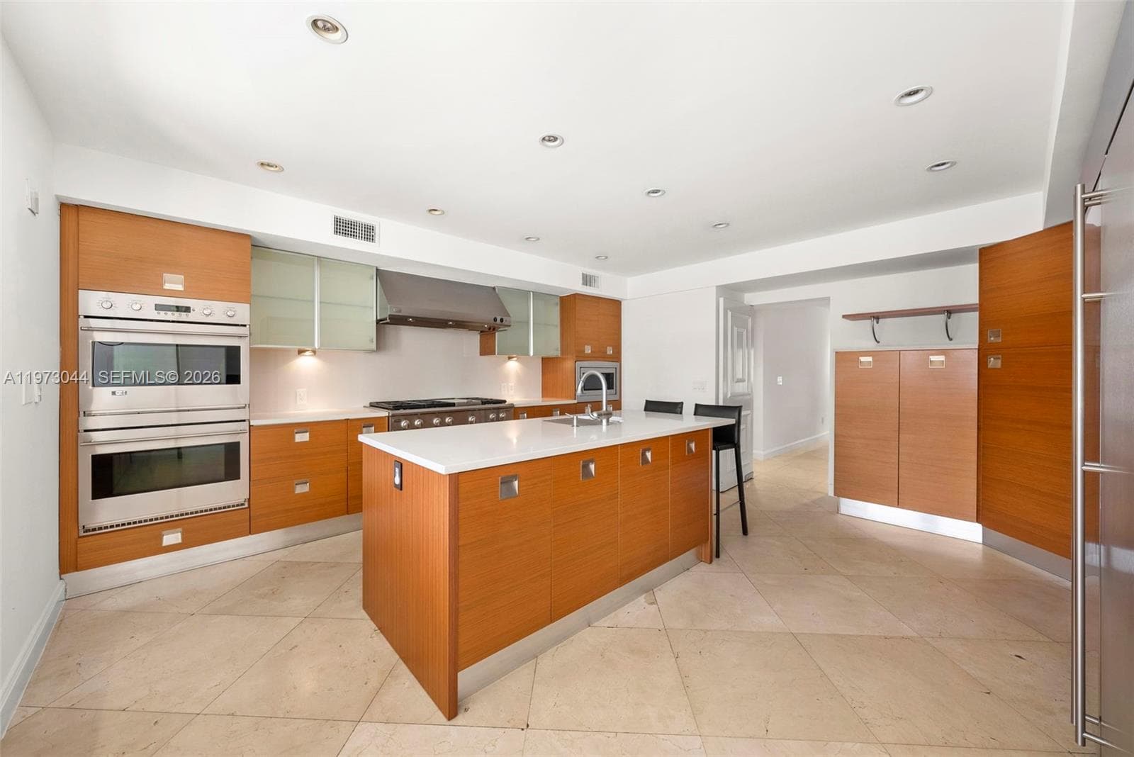 501 Hibiscus Dr photo 12