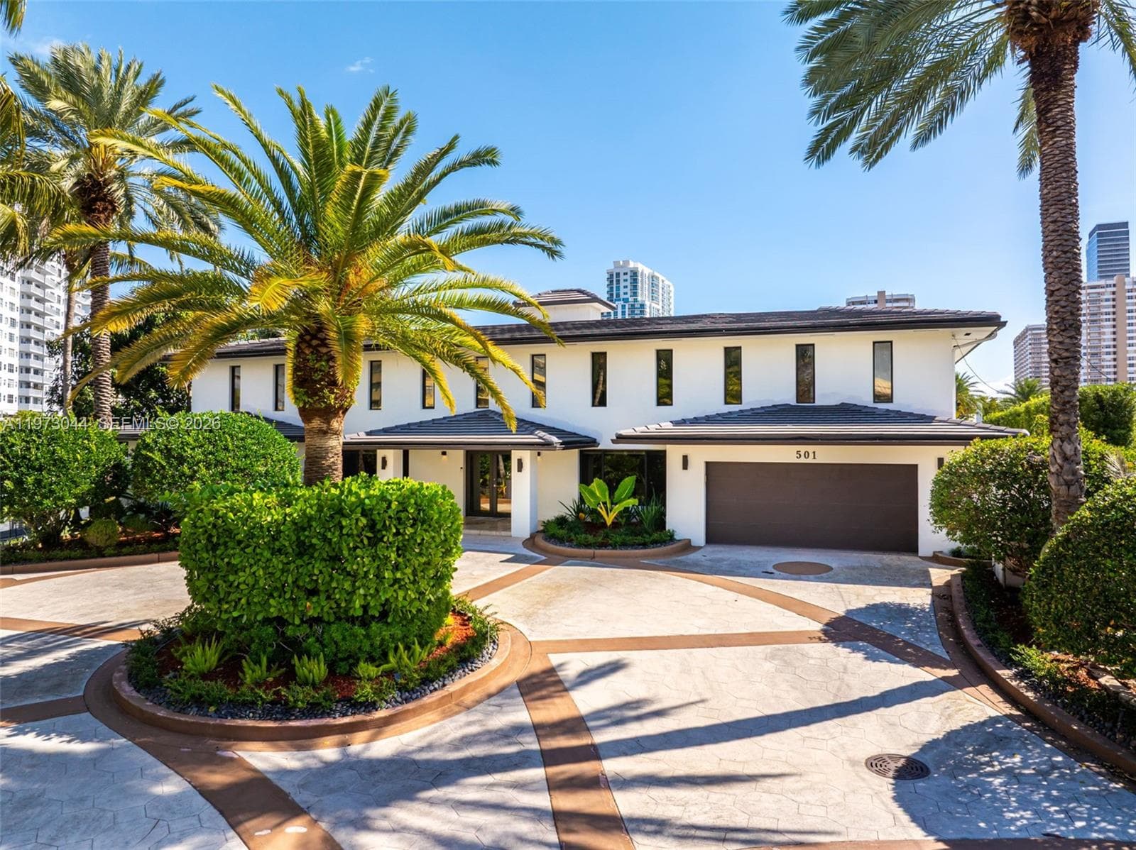 501 Hibiscus Dr photo 1