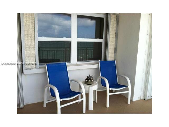 901 Surf Rd 402 photo 2