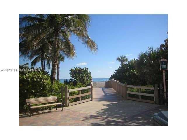 901 Surf Rd 402 photo 7