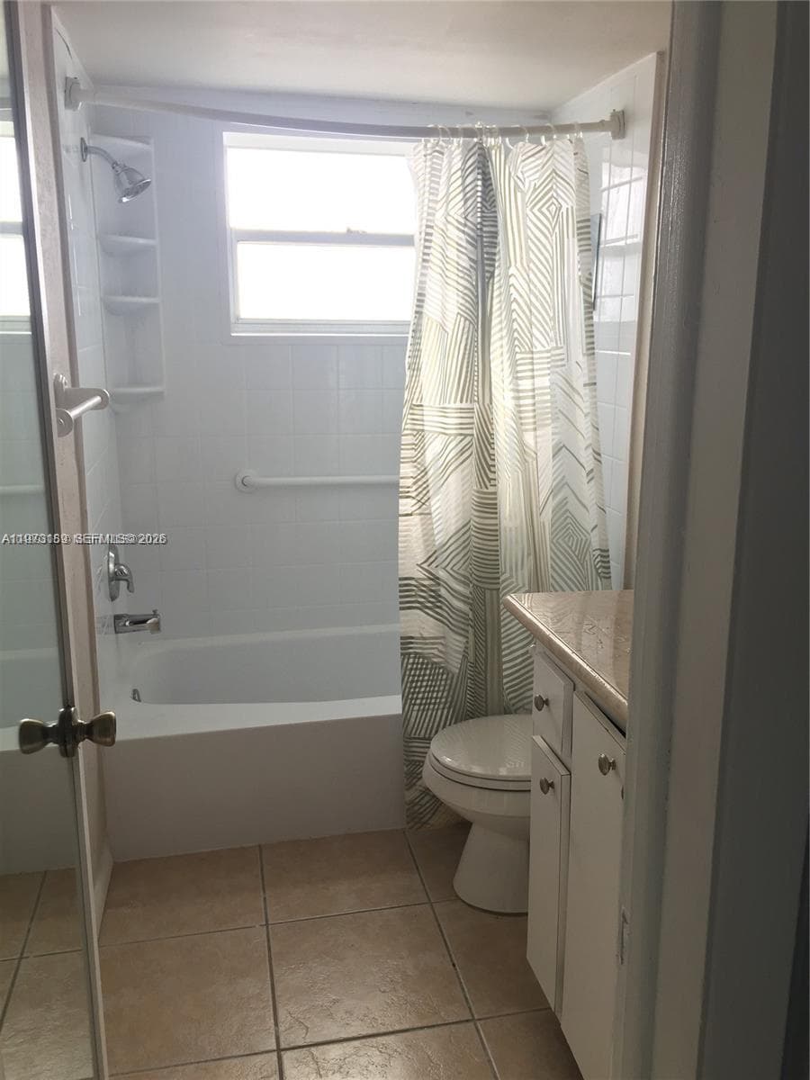 901 Surf Rd 402 photo 9