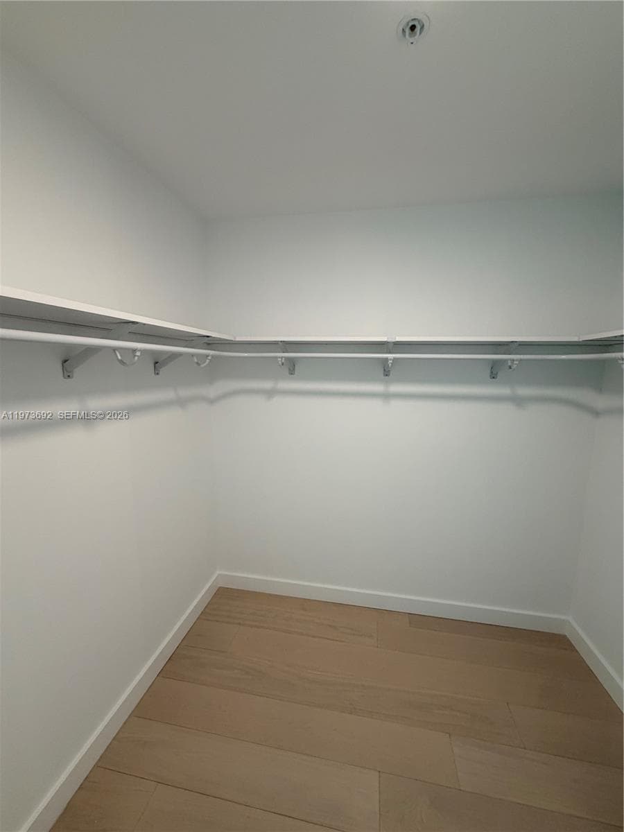9221 E Bay Harbor Dr 307 photo 16