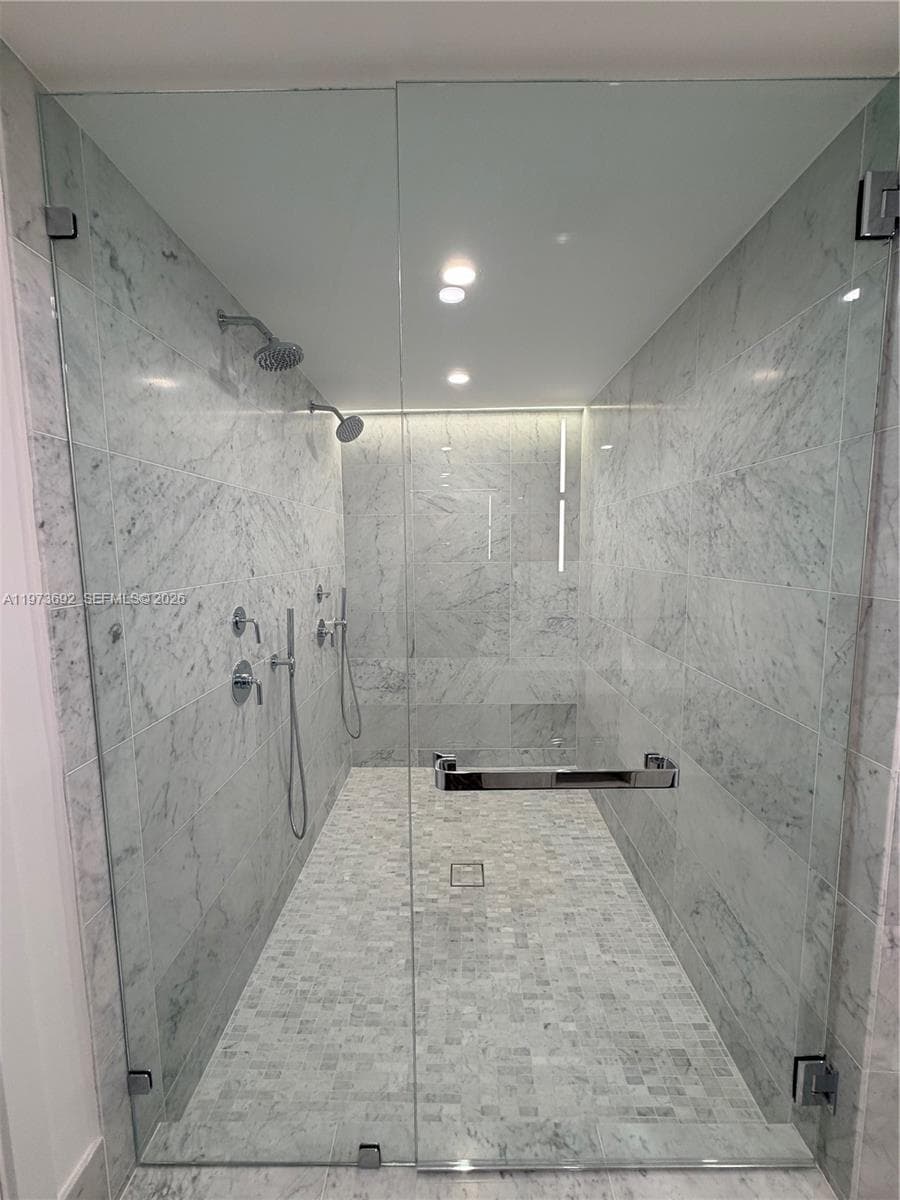 9221 E Bay Harbor Dr 307 photo 14