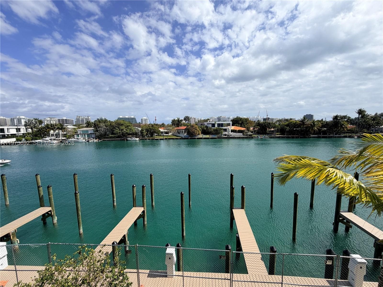 9221 E Bay Harbor Dr 307 photo 4