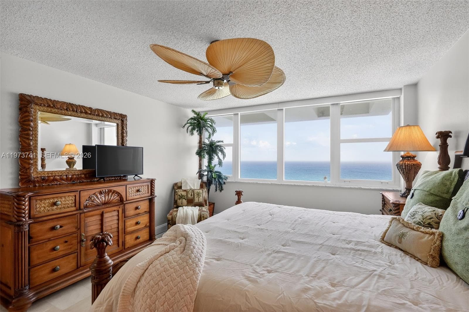3140 Ocean Dr PH4 photo 23