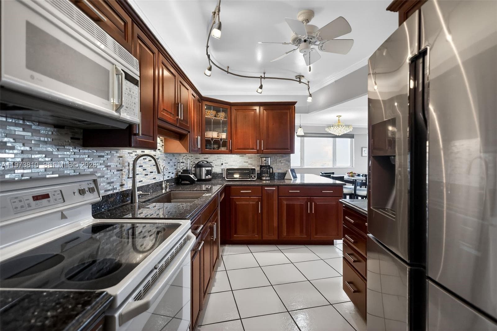 3000 Holiday Dr 1505 photo 13
