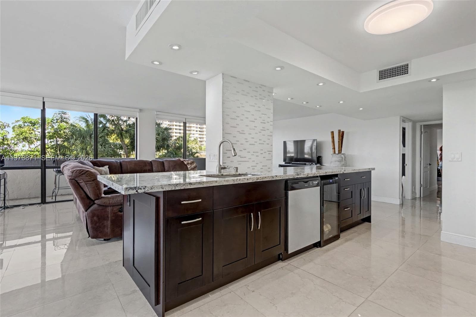 2017 Ocean Dr 209 photo 7