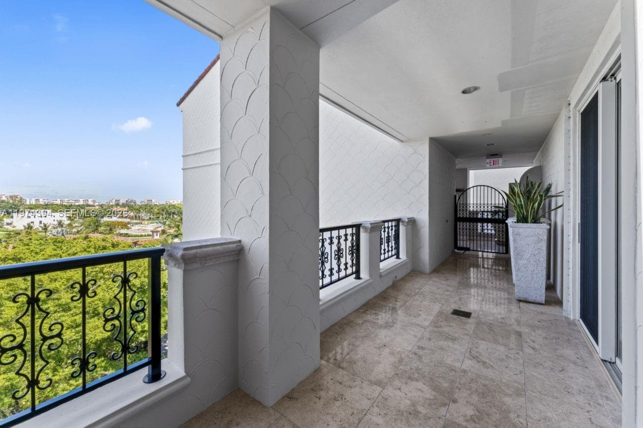 5266 Fisher Island Dr 5266 photo 12