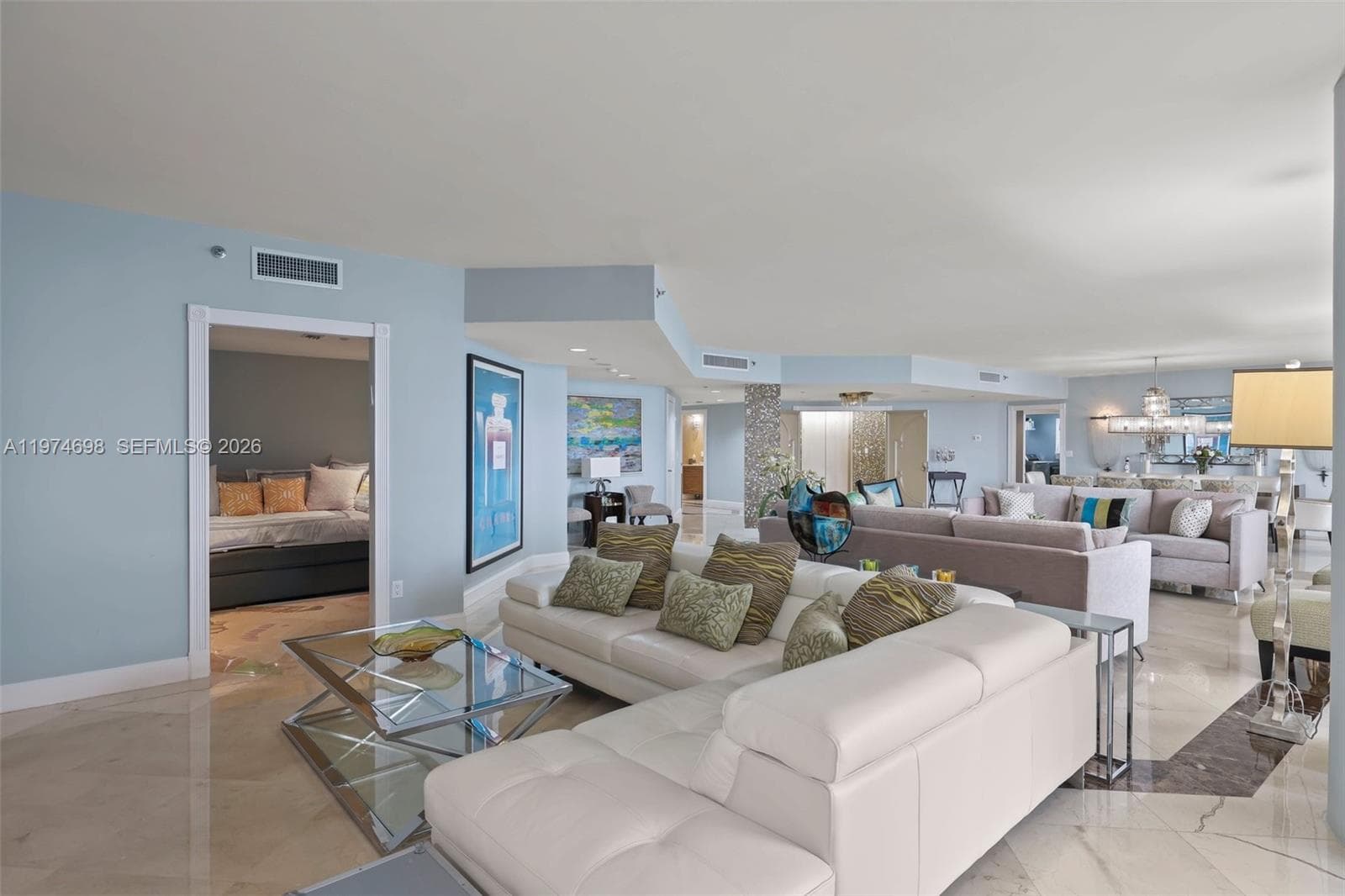 2600 Island Blvd 1006 photo 15