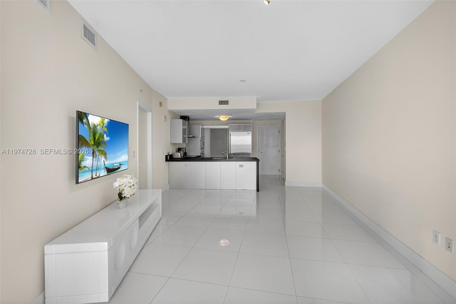 18201 Collins Ave 2008 photo 17