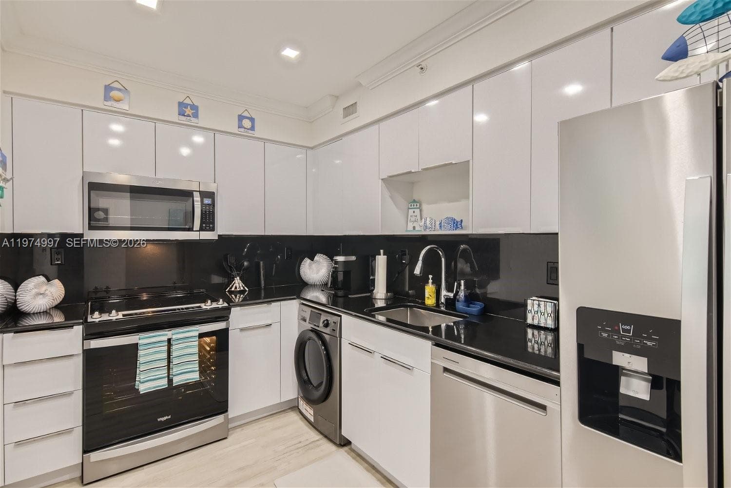 2501 S Ocean Dr 715 (AVAILABLE NOW-OCT) photo 6