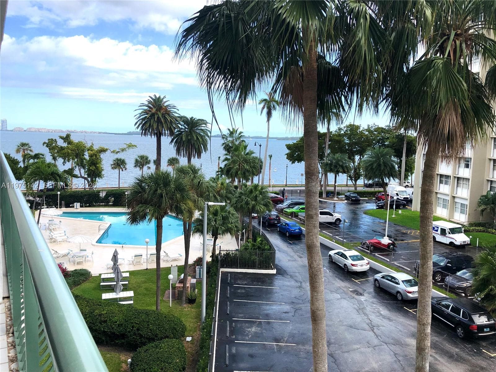 1408 Brickell Bay Dr 404 photo 2