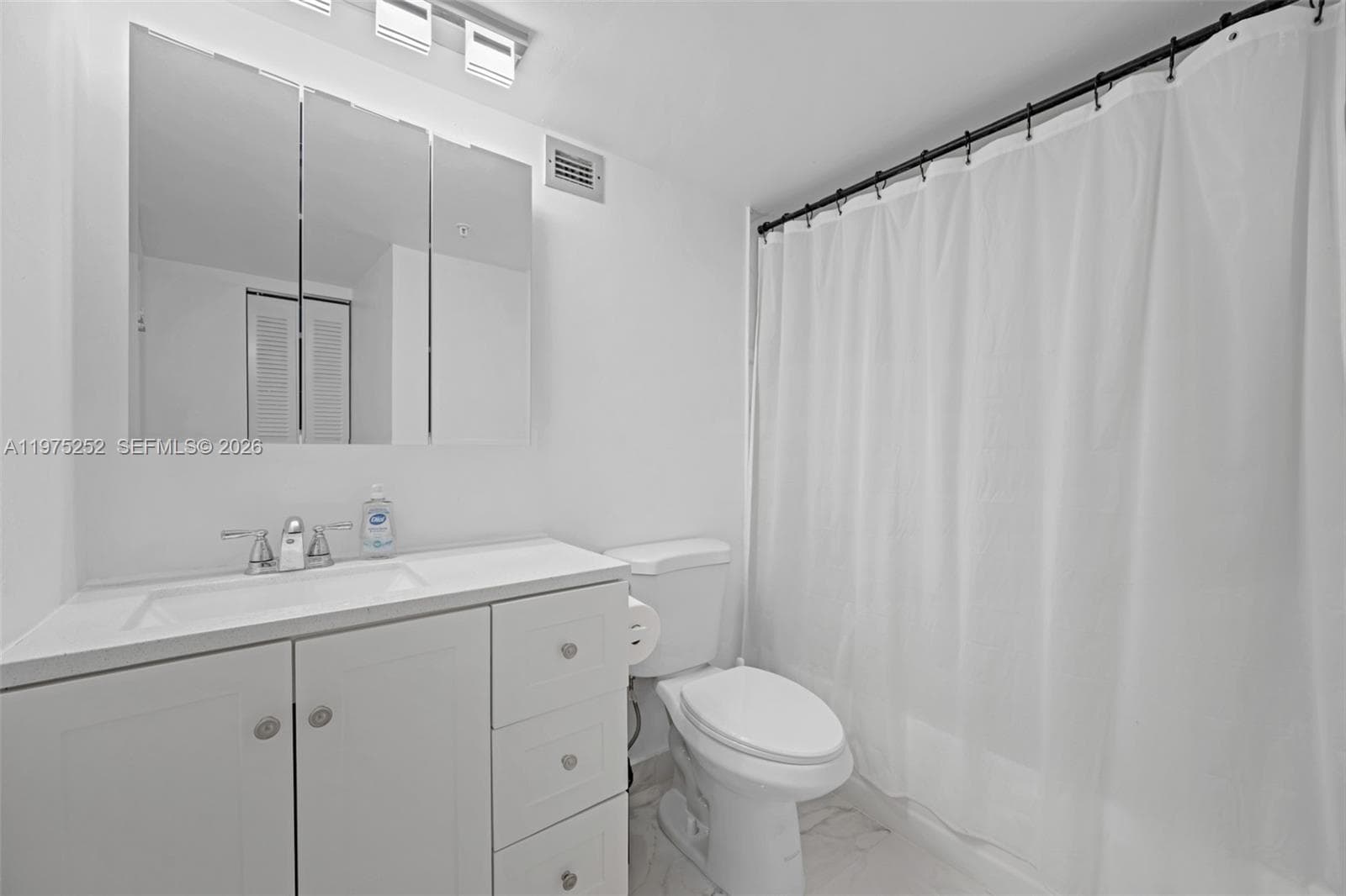 4101 Pine Tree Dr 919 photo 14