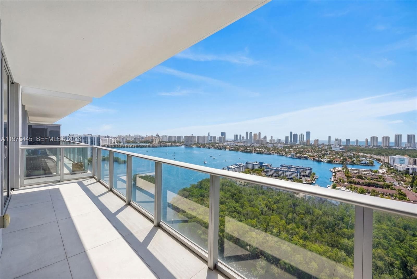 16385 Biscayne Blvd 2920 photo 3