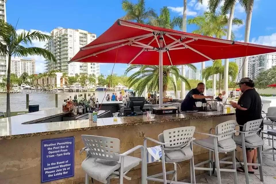 2670 Sunrise Blvd 1402 photo 3