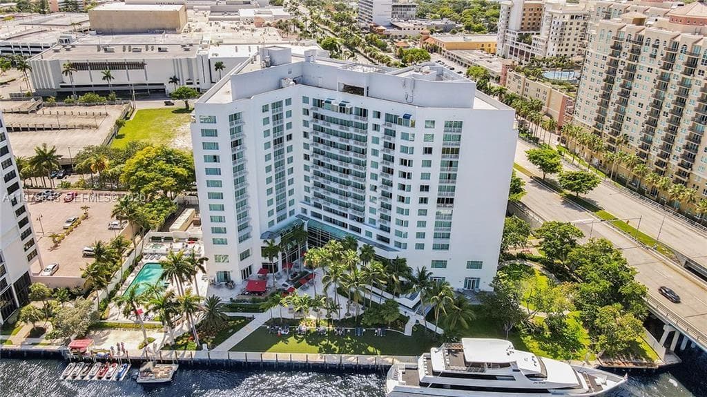 2670 Sunrise Blvd 1402 photo 1