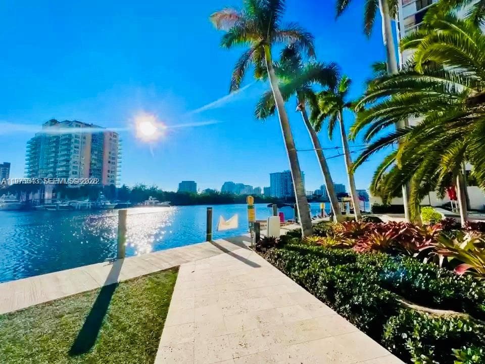 2670 Sunrise Blvd 1402 photo 11