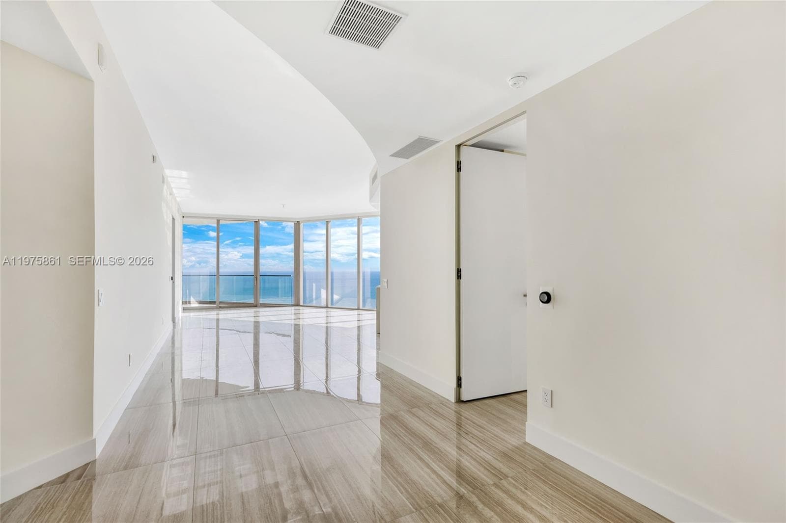18975 Collins Ave 4604 photo 4